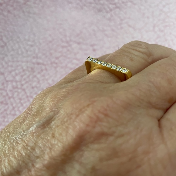 Crystal Ring Set Clear Crystals Size 8 - Picture 14 of 15